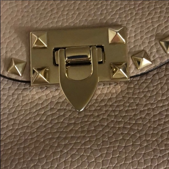 Excellent condition Valentino rockstud leather bag - Picture 6 of 6